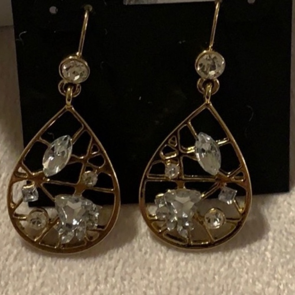 Woman’s earring